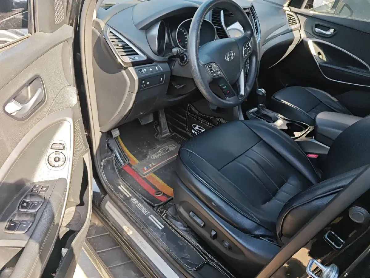 2016 Hyundai Grand SantaFe 2.0T 241HP L4 6AT,autocango,china used car exporter,china ev exporter,chinese used car exporter,chinese used ev exporter