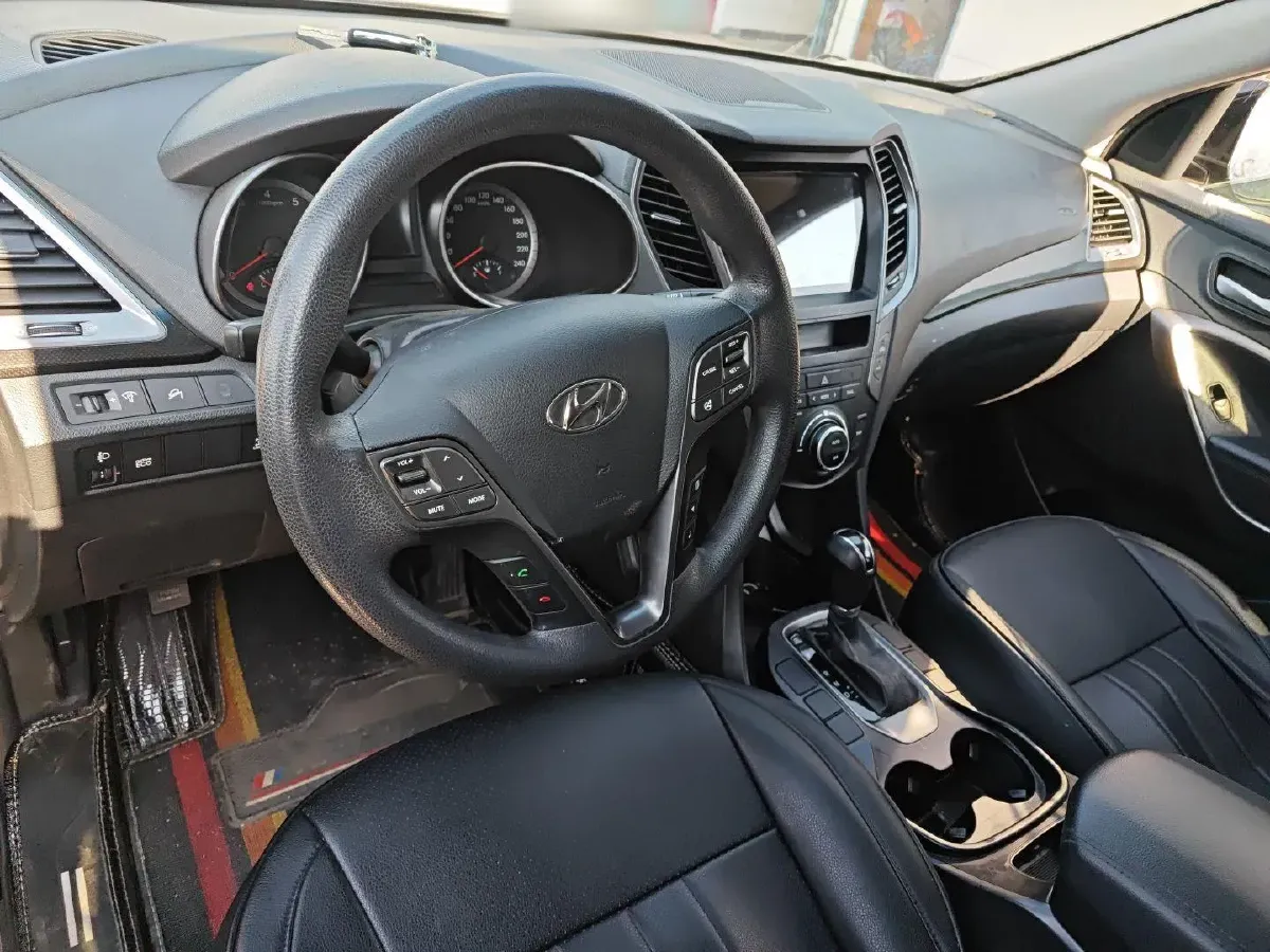 2016 Hyundai Grand SantaFe 2.0T 241HP L4 6AT,autocango,china used car exporter,china ev exporter,chinese used car exporter,chinese used ev exporter