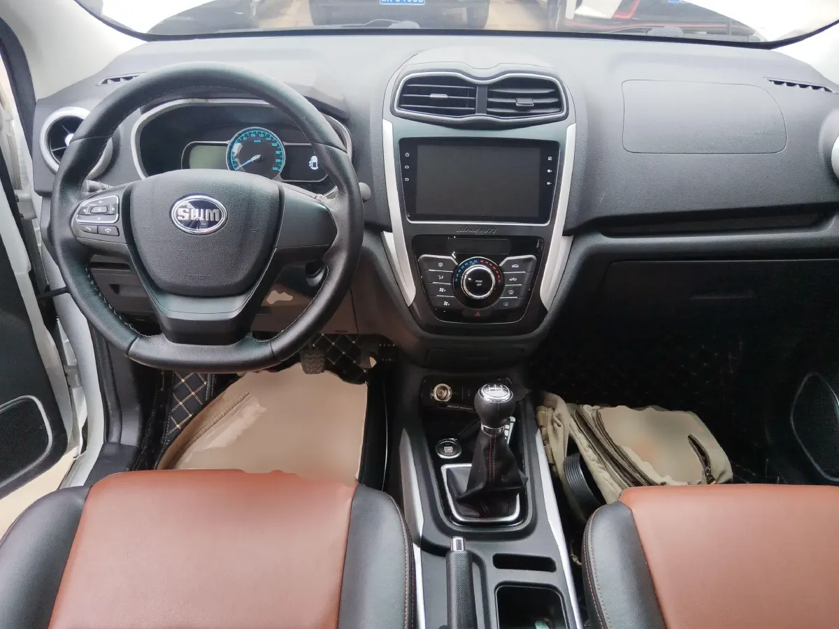 2022 SWM X3 1.5L 112HP L4 5MT,autocango,china used car exporter,china ev exporter,chinese used car exporter,chinese used ev exporter