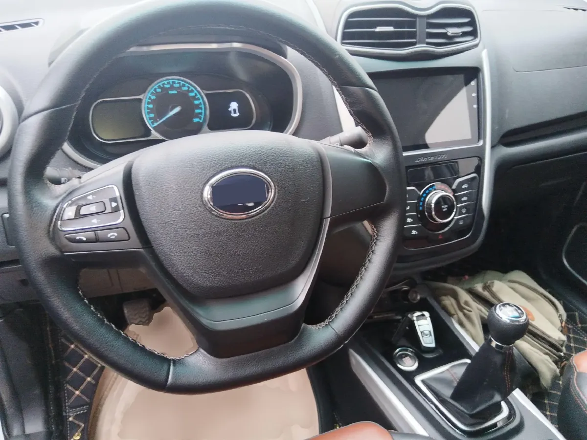 2022 SWM X3 1.5L 112HP L4 5MT,autocango,china used car exporter,china ev exporter,chinese used car exporter,chinese used ev exporter