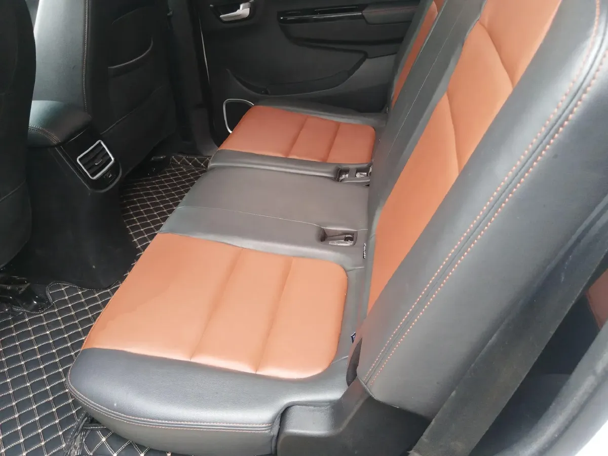 2022 SWM X3 1.5L 112HP L4 5MT,autocango,china used car exporter,china ev exporter,chinese used car exporter,chinese used ev exporter