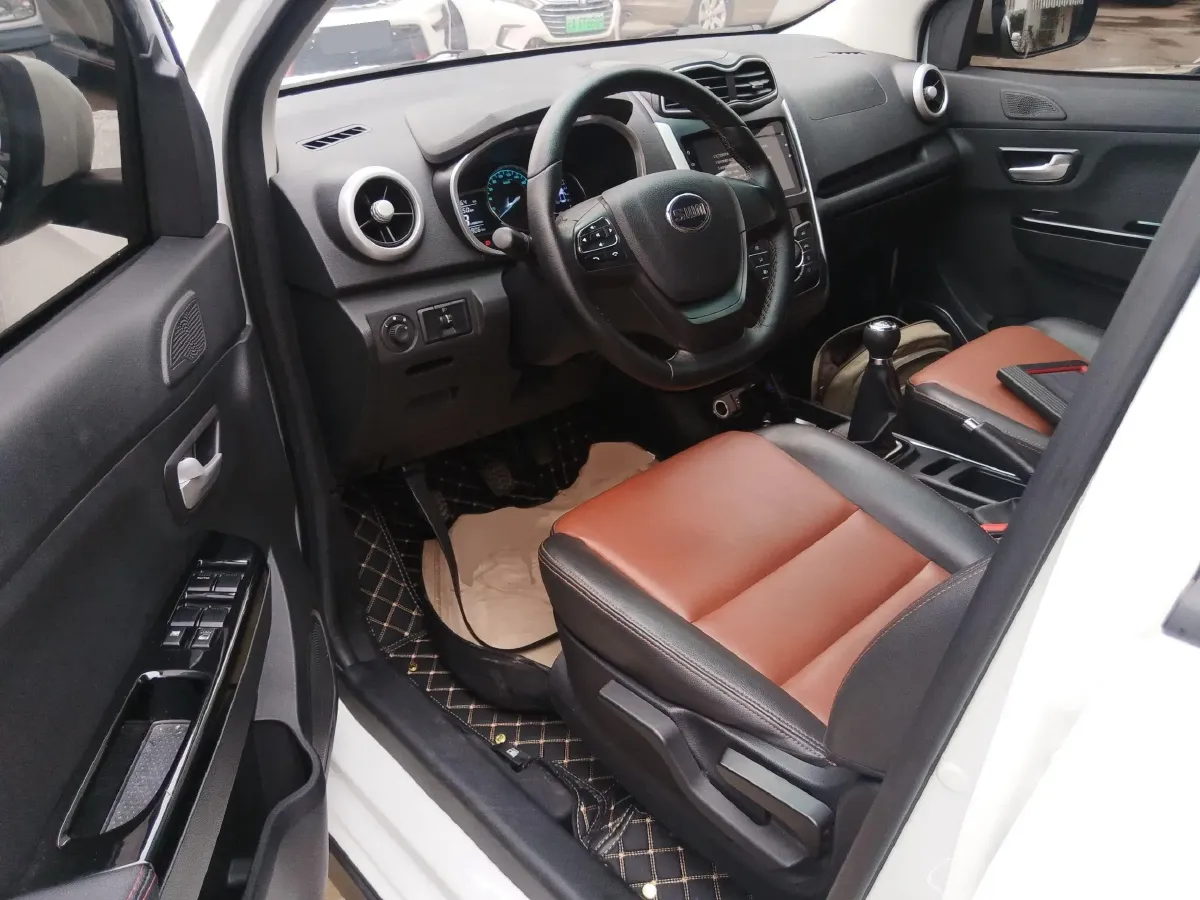 2022 SWM X3 1.5L 112HP L4 5MT,autocango,china used car exporter,china ev exporter,chinese used car exporter,chinese used ev exporter