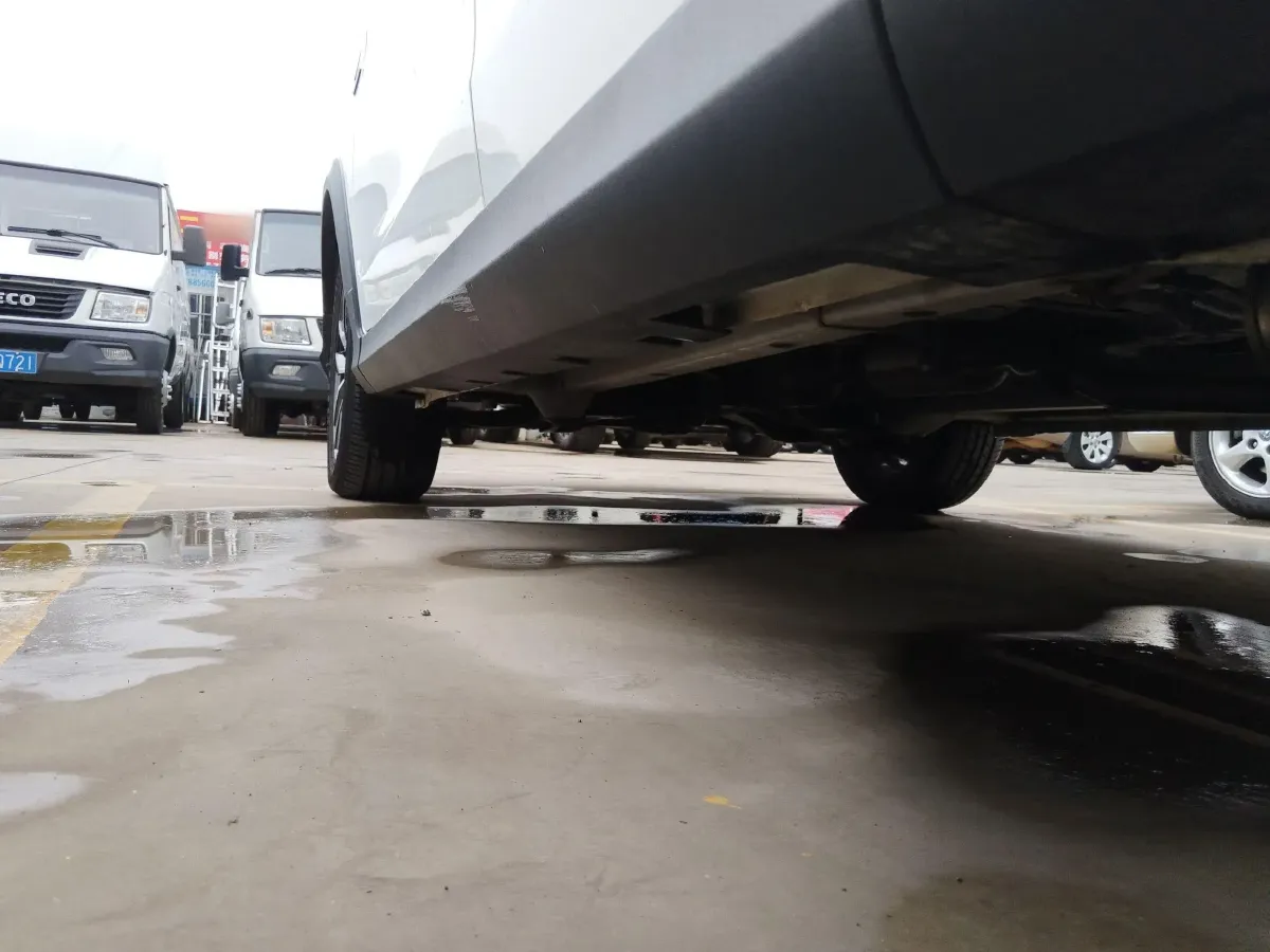 2022 SWM X3 1.5L 112HP L4 5MT,autocango,china used car exporter,china ev exporter,chinese used car exporter,chinese used ev exporter