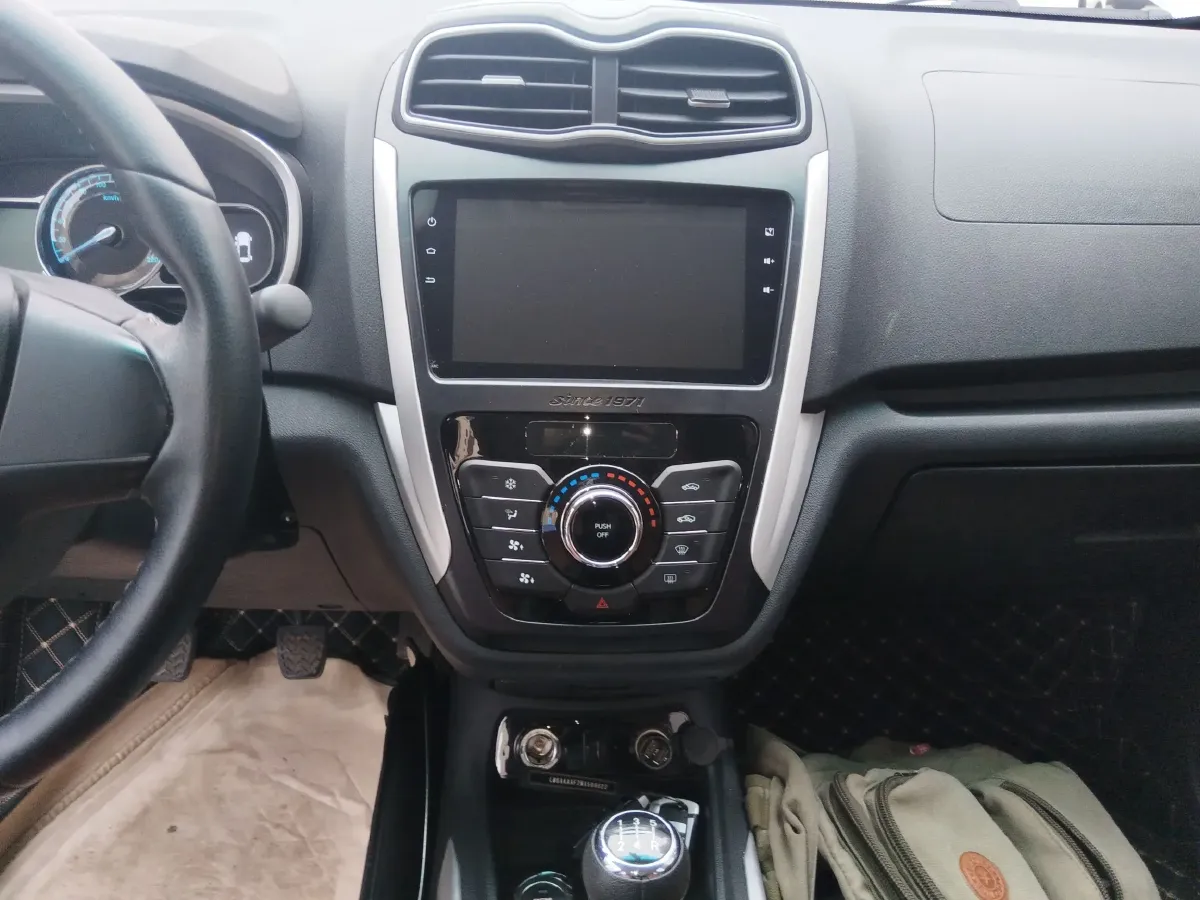 2022 SWM X3 1.5L 112HP L4 5MT,autocango,china used car exporter,china ev exporter,chinese used car exporter,chinese used ev exporter