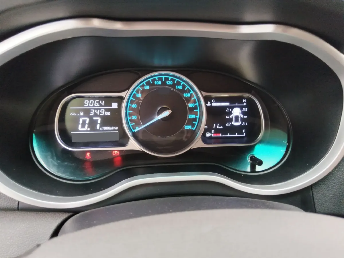 2022 SWM X3 1.5L 112HP L4 5MT,autocango,china used car exporter,china ev exporter,chinese used car exporter,chinese used ev exporter