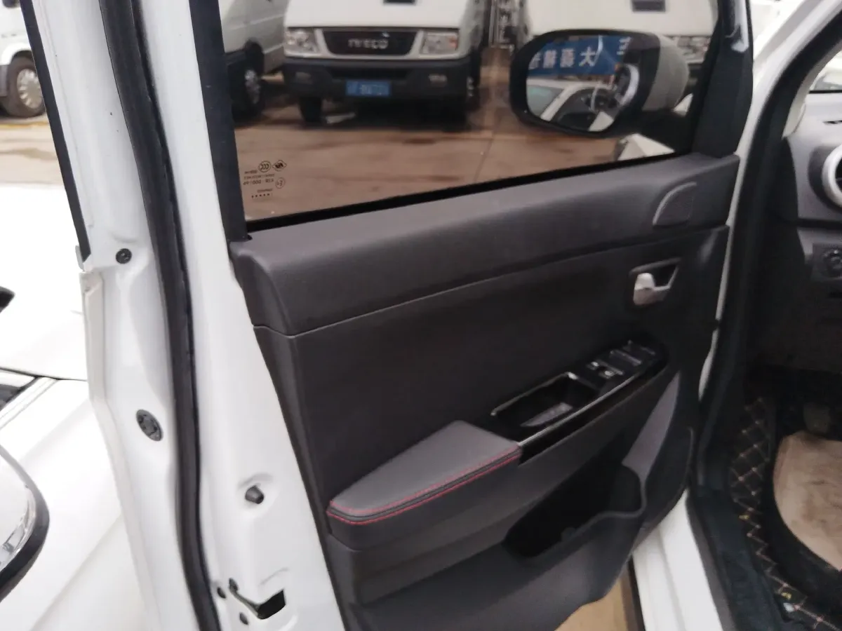 2022 SWM X3 1.5L 112HP L4 5MT,autocango,china used car exporter,china ev exporter,chinese used car exporter,chinese used ev exporter