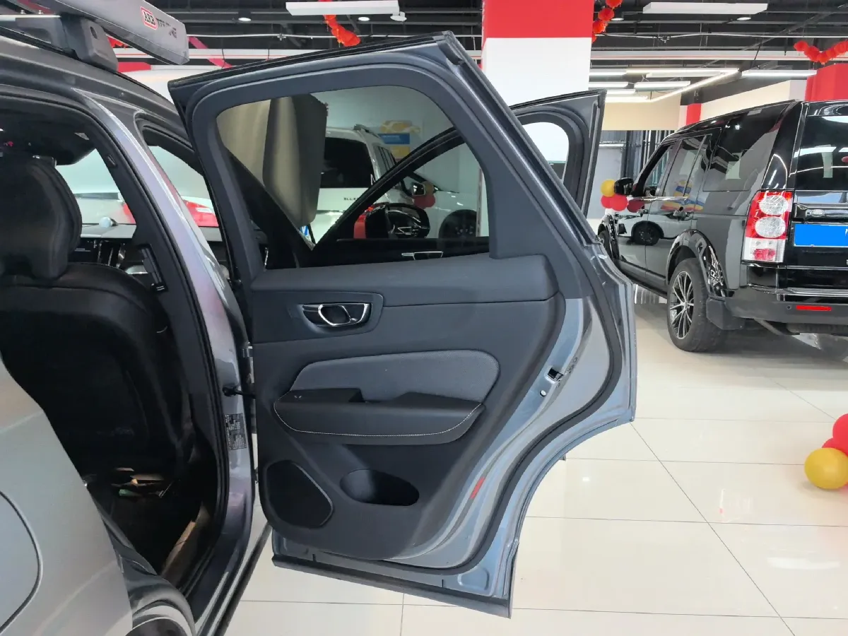 2021 Volvo XC60 PHEV 2.0T 303HP L4 8AT PHEV 11.6KWH,autocango,china used car exporter,china ev exporter,chinese used car exporter,chinese used ev exporter