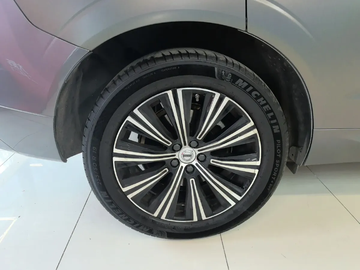 2021 Volvo XC60 PHEV 2.0T 303HP L4 8AT PHEV 11.6KWH,autocango,china used car exporter,china ev exporter,chinese used car exporter,chinese used ev exporter