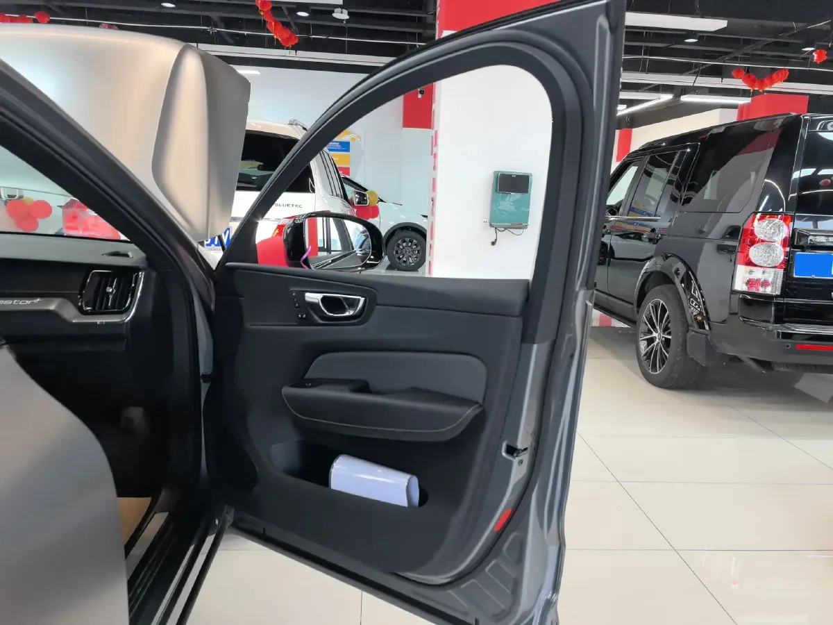 2021 Volvo XC60 PHEV 2.0T 303HP L4 8AT PHEV 11.6KWH,autocango,china used car exporter,china ev exporter,chinese used car exporter,chinese used ev exporter