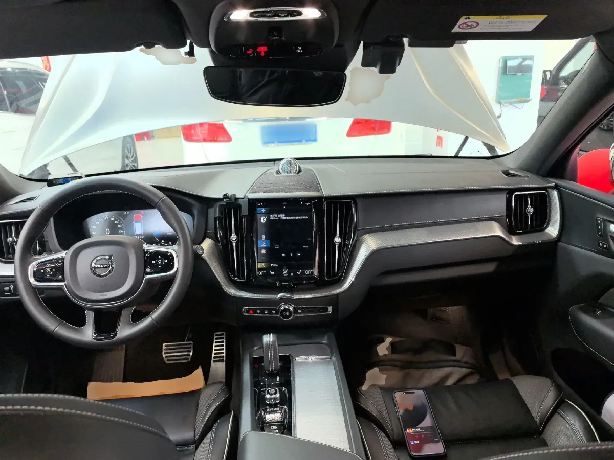 2021 Volvo XC60 PHEV 2.0T 303HP L4 8AT PHEV 11.6KWH,autocango,china used car exporter,china ev exporter,chinese used car exporter,chinese used ev exporter