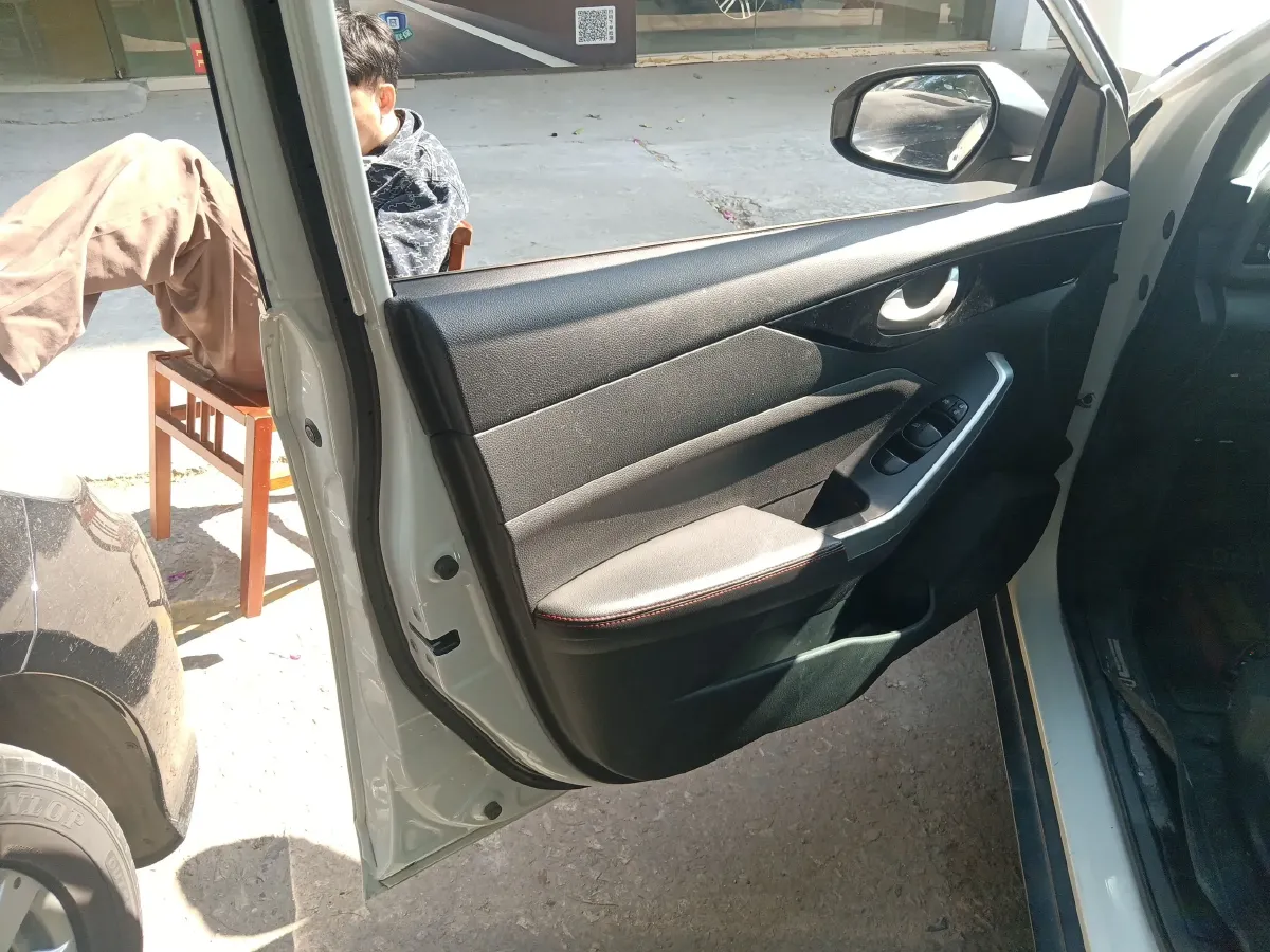 2021 Venucia D60 1.6L 122HP L4 CVT,autocango,china used car exporter,china ev exporter,chinese used car exporter,chinese used ev exporter