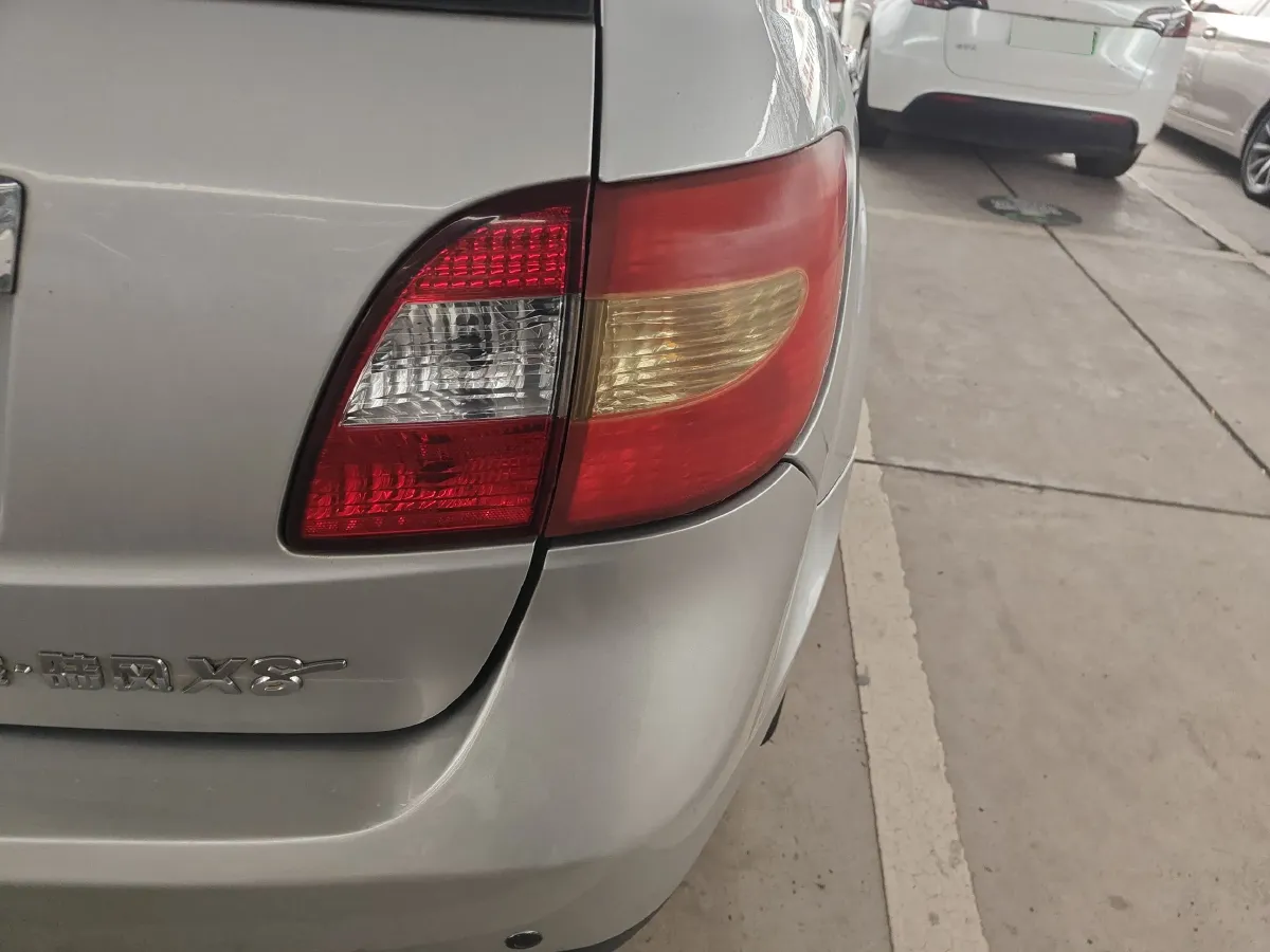 2012 Landwind X8 2.0T 122HP L4 5MT,autocango,china used car exporter,china ev exporter,chinese used car exporter,chinese used ev exporter