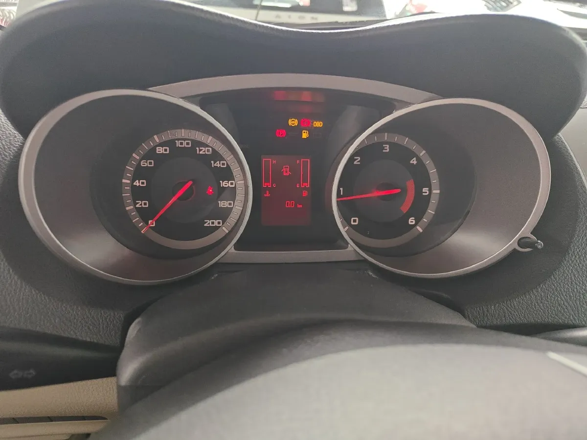 2012 Landwind X8 2.0T 122HP L4 5MT,autocango,china used car exporter,china ev exporter,chinese used car exporter,chinese used ev exporter