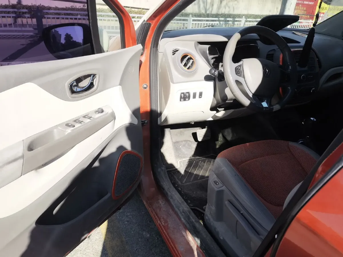 2015 Renault Captur 1.2T 116HP L4 6DCT,autocango,china used car exporter,china ev exporter,chinese used car exporter,chinese used ev exporter