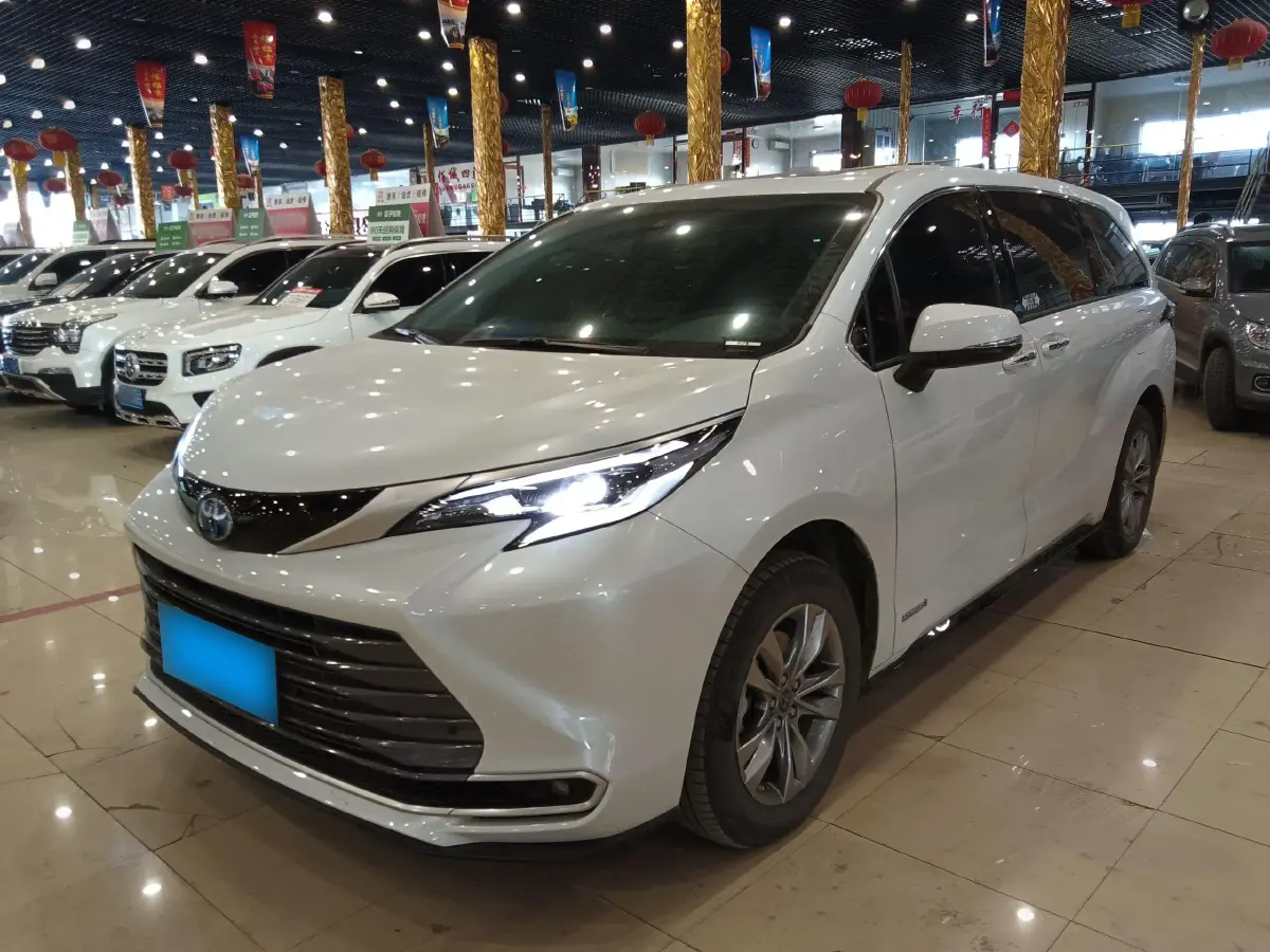 2023 Toyota Sienna 2.5L 189HP L4 E-CVT Hybrid