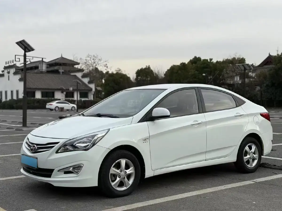 2014 Hyundai Reina 1.4L 107HP L4 4AT