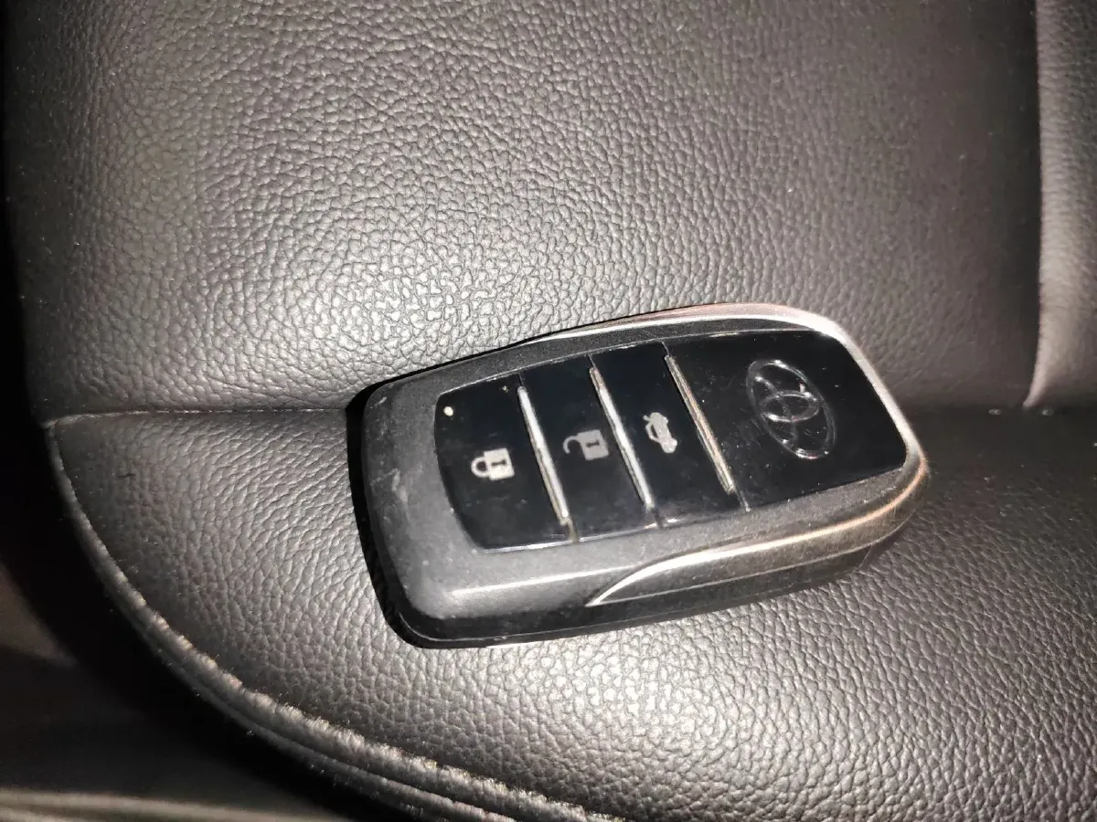 2016 Toyota Yaris L 1.5L 107HP L4 CVT,autocango,china used car exporter,china ev exporter,chinese used car exporter,chinese used ev exporter