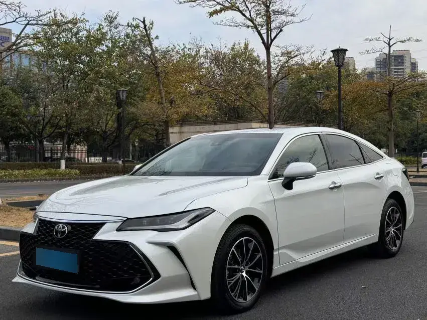 2022 Toyota Avalon 2.5L 209HP L4 8AT