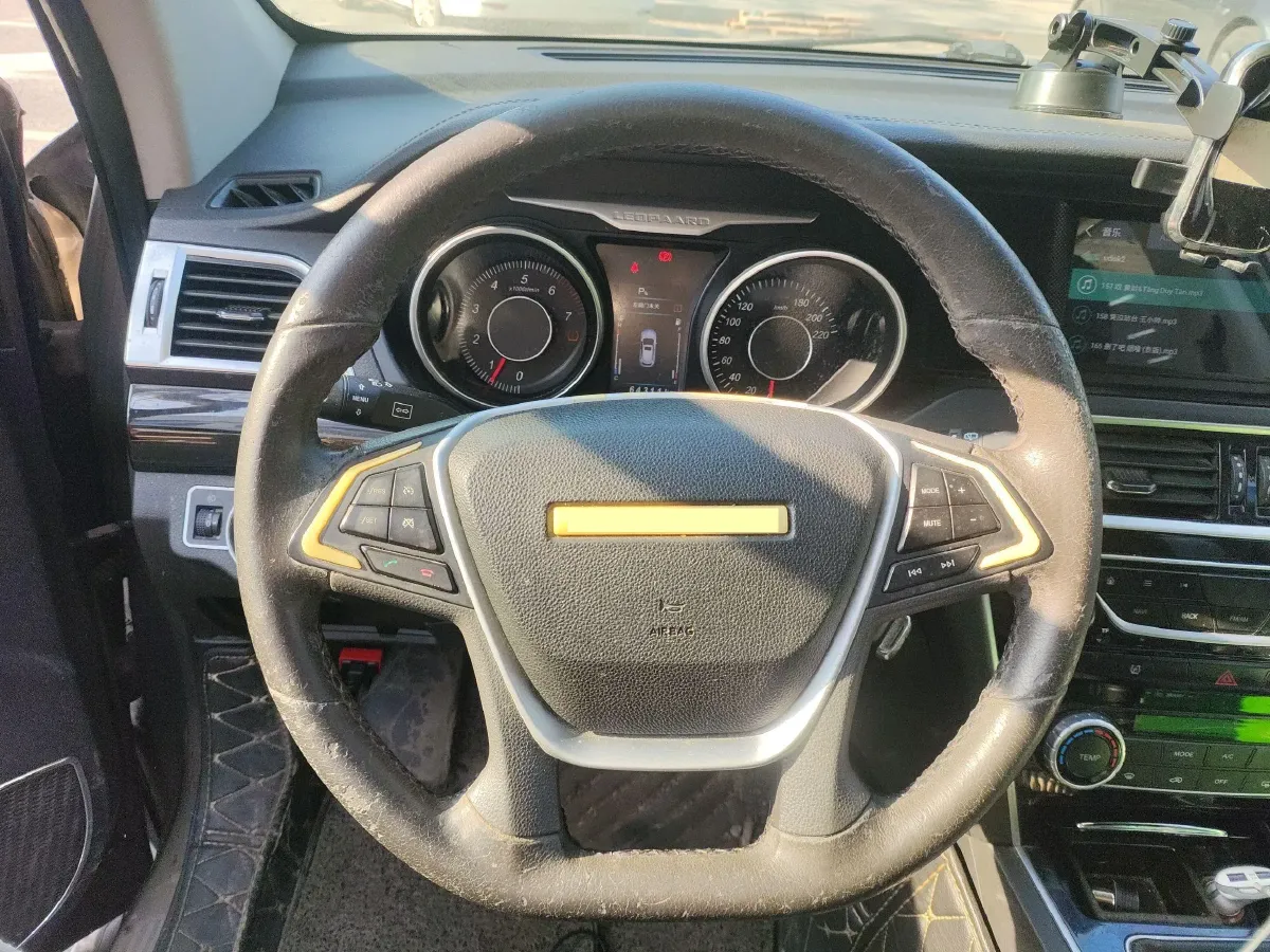 2015 Leopaard CS10 2.0T 177HP L4 6MT,autocango,china used car exporter,china ev exporter,chinese used car exporter,chinese used ev exporter