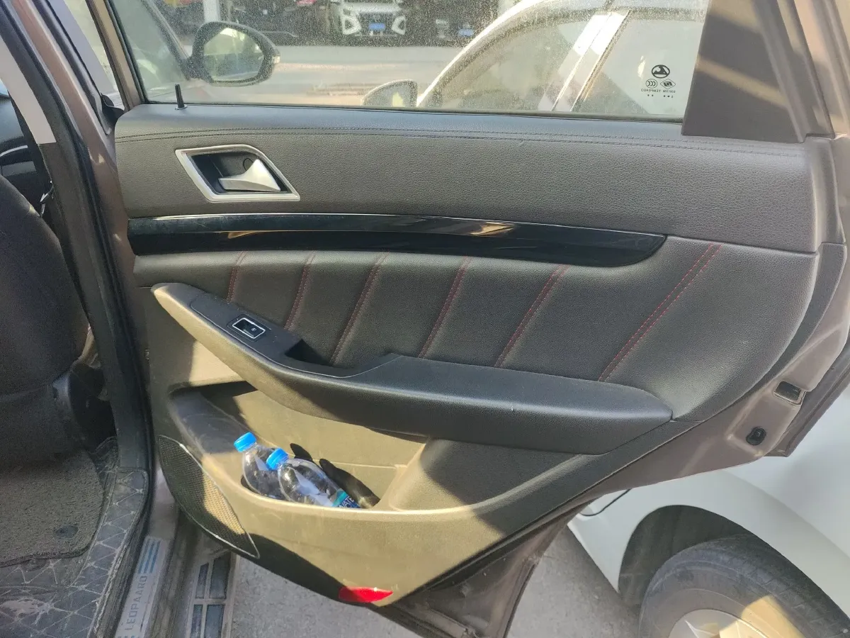 2015 Leopaard CS10 2.0T 177HP L4 6MT,autocango,china used car exporter,china ev exporter,chinese used car exporter,chinese used ev exporter