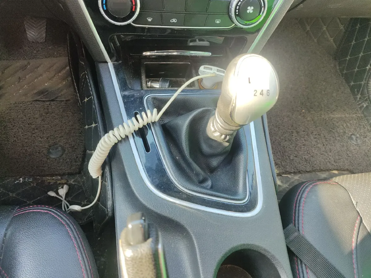 2015 Leopaard CS10 2.0T 177HP L4 6MT,autocango,china used car exporter,china ev exporter,chinese used car exporter,chinese used ev exporter