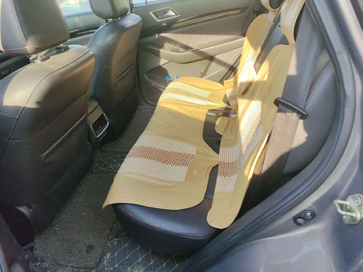 2015 Leopaard CS10 2.0T 177HP L4 6MT,autocango,china used car exporter,china ev exporter,chinese used car exporter,chinese used ev exporter