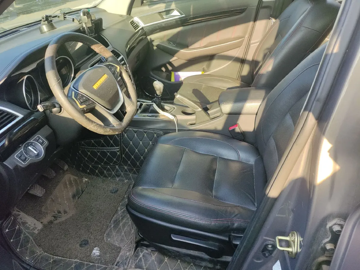 2015 Leopaard CS10 2.0T 177HP L4 6MT,autocango,china used car exporter,china ev exporter,chinese used car exporter,chinese used ev exporter