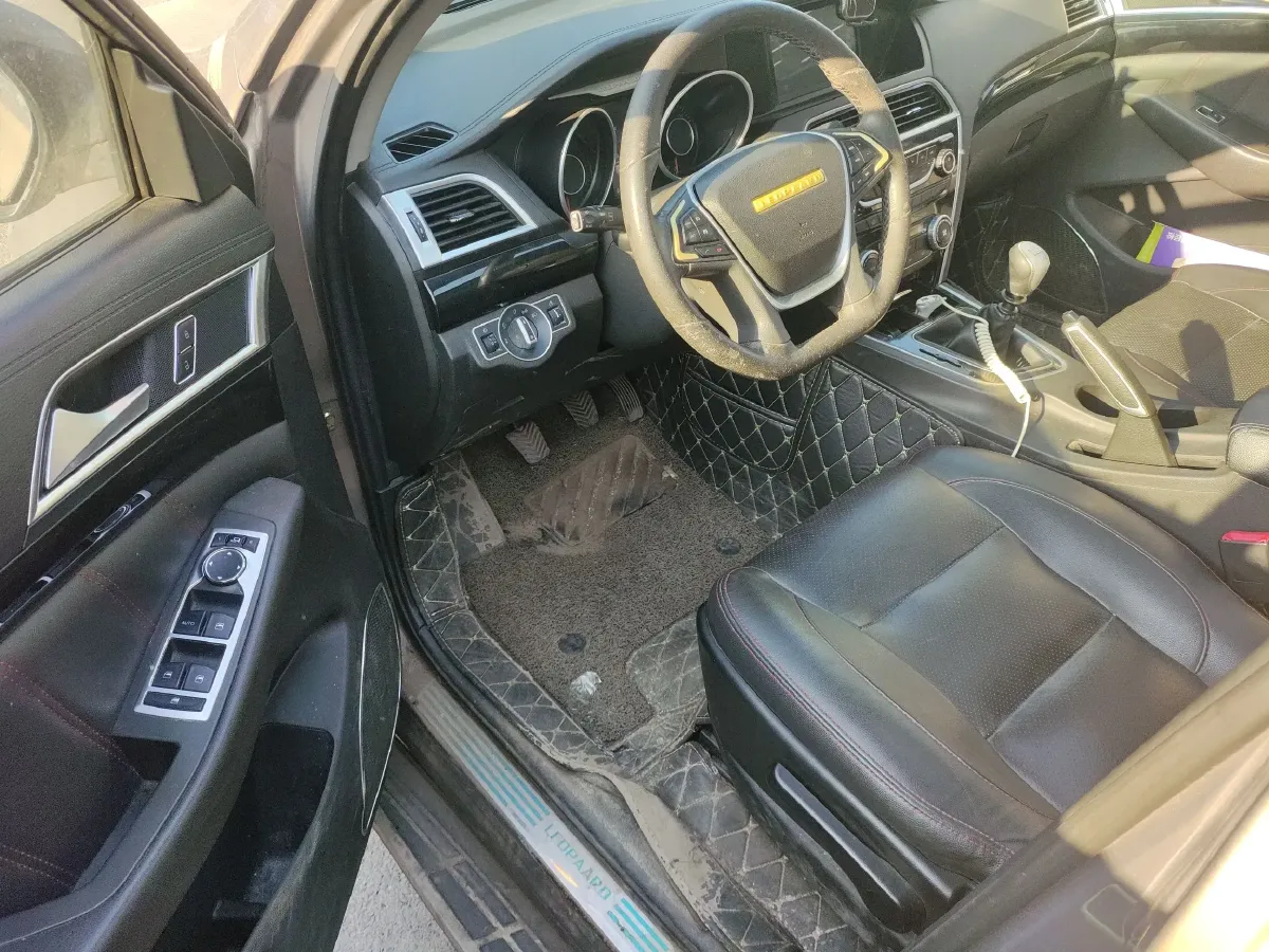 2015 Leopaard CS10 2.0T 177HP L4 6MT,autocango,china used car exporter,china ev exporter,chinese used car exporter,chinese used ev exporter