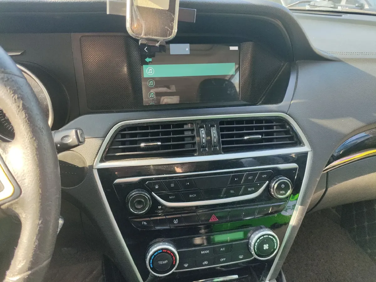 2015 Leopaard CS10 2.0T 177HP L4 6MT,autocango,china used car exporter,china ev exporter,chinese used car exporter,chinese used ev exporter