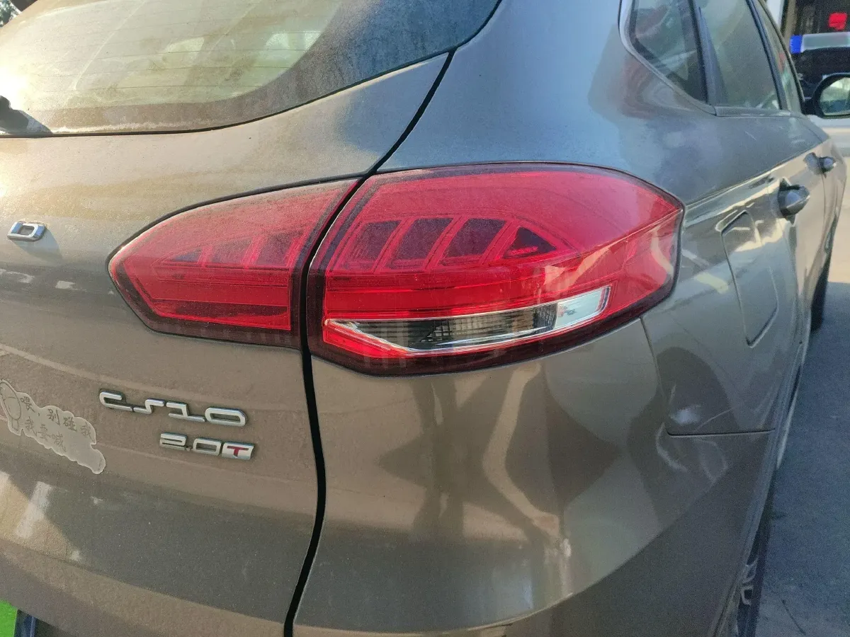 2015 Leopaard CS10 2.0T 177HP L4 6MT,autocango,china used car exporter,china ev exporter,chinese used car exporter,chinese used ev exporter