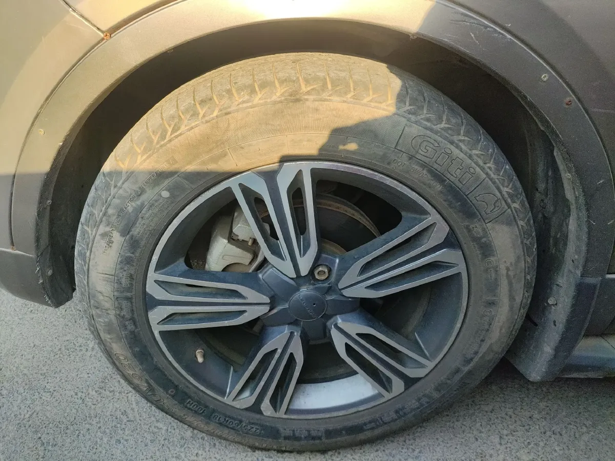 2015 Leopaard CS10 2.0T 177HP L4 6MT,autocango,china used car exporter,china ev exporter,chinese used car exporter,chinese used ev exporter