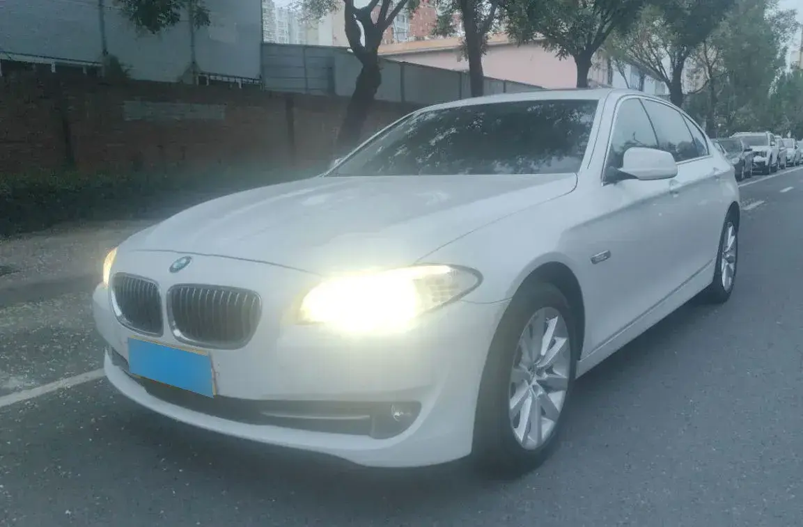 2014 BMW 5 Series 2.0T 218HP L4 8AT