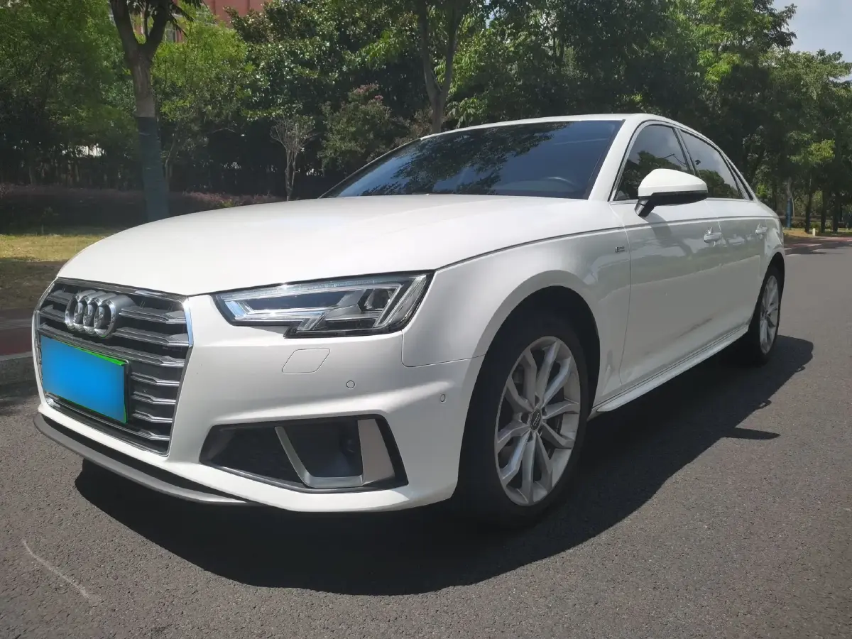 2019 Audi A4L 2.0T 190HP L4 7DCT