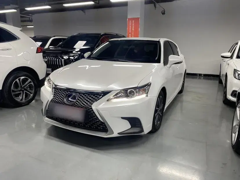 2017 Lexus CT 1.8L 99HP L4 E-CVT Hybrid