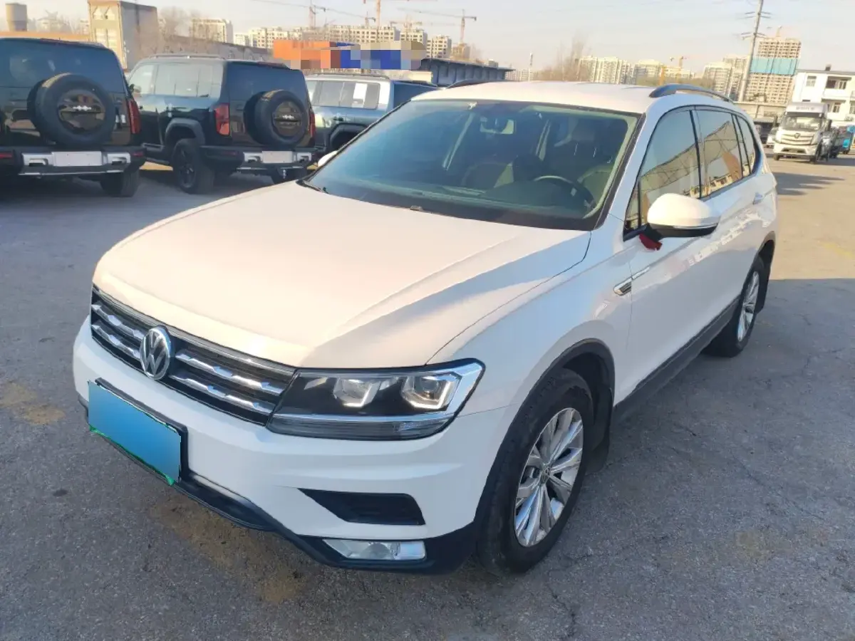 2017 Volkswagen Tiguan L 1.8T 180HP L4 7DCT