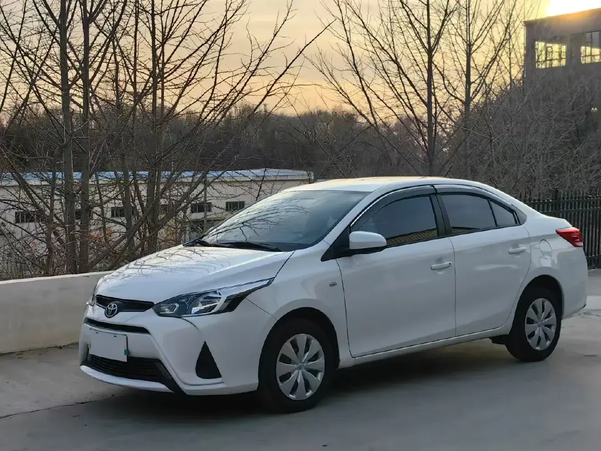 2017 Toyota Yaris L 1.5L 107HP L4 CVT