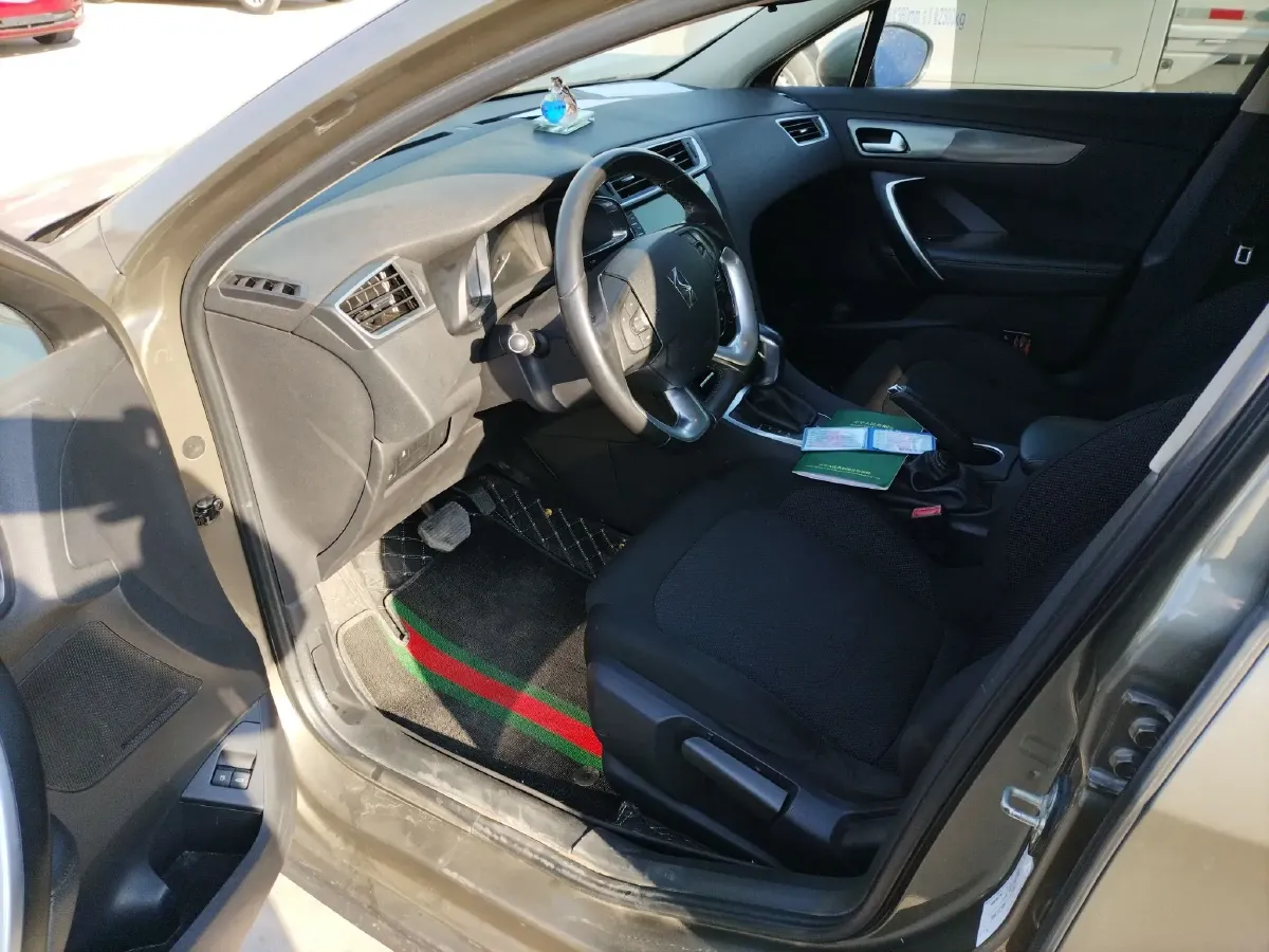 2014 DS 5LS 1.8L 139HP L4 6AT,autocango,china used car exporter,china ev exporter,chinese used car exporter,chinese used ev exporter