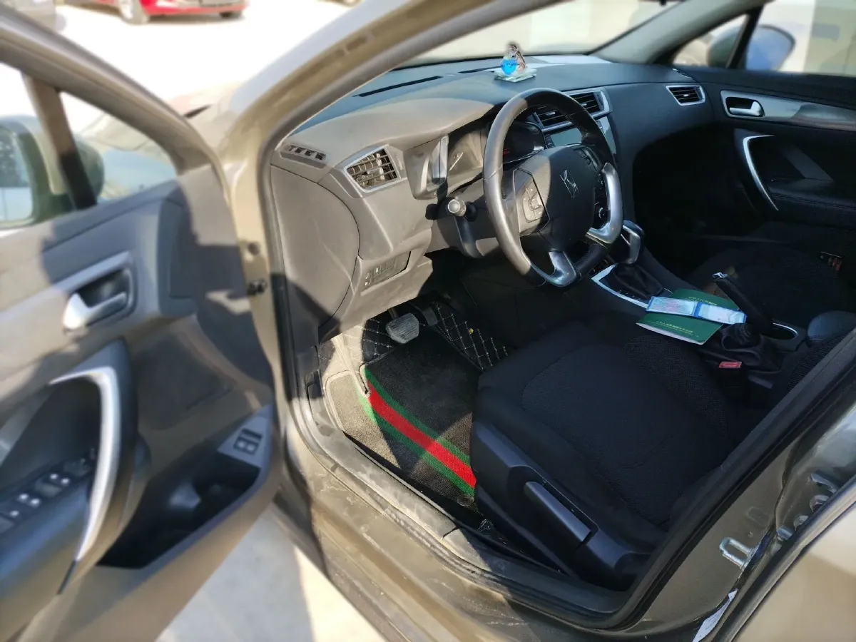 2014 DS 5LS 1.8L 139HP L4 6AT,autocango,china used car exporter,china ev exporter,chinese used car exporter,chinese used ev exporter