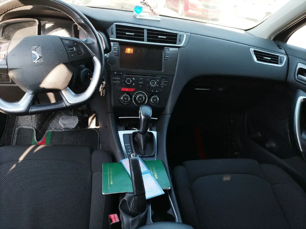 2014 DS 5LS 1.8L 139HP L4 6AT,autocango,china used car exporter,china ev exporter,chinese used car exporter,chinese used ev exporter