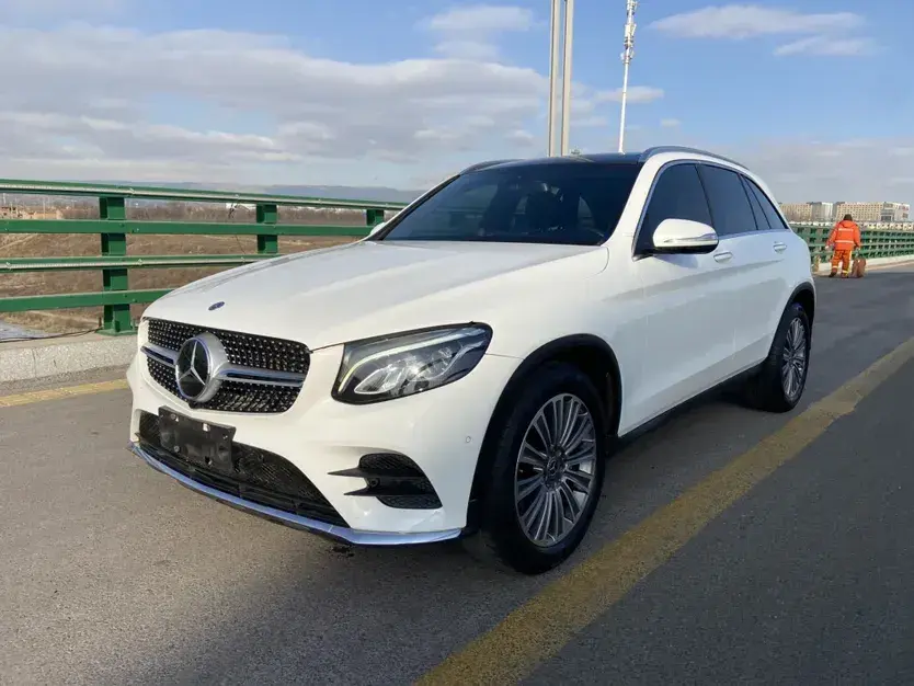 2017 Mercedes-Benz GLC Class 2.0T 211HP L4 9AT