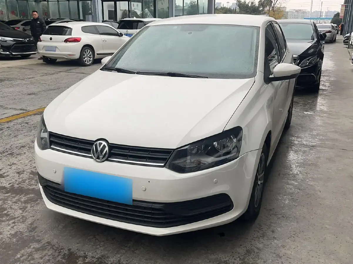 2016 Volkswagen Polo 1.4L 90HP L4 6AT