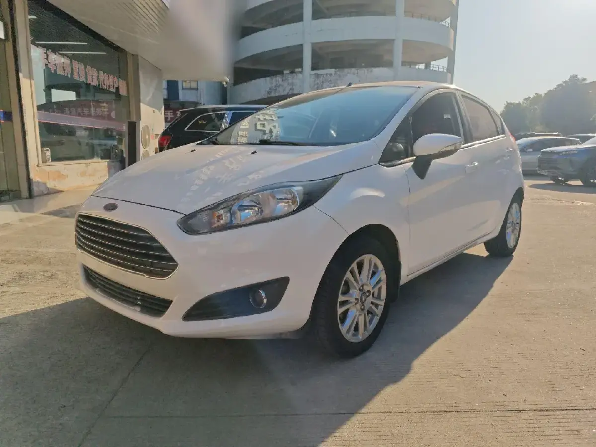 2013 Ford Fiesta 1.5L 110HP L4 6DCT