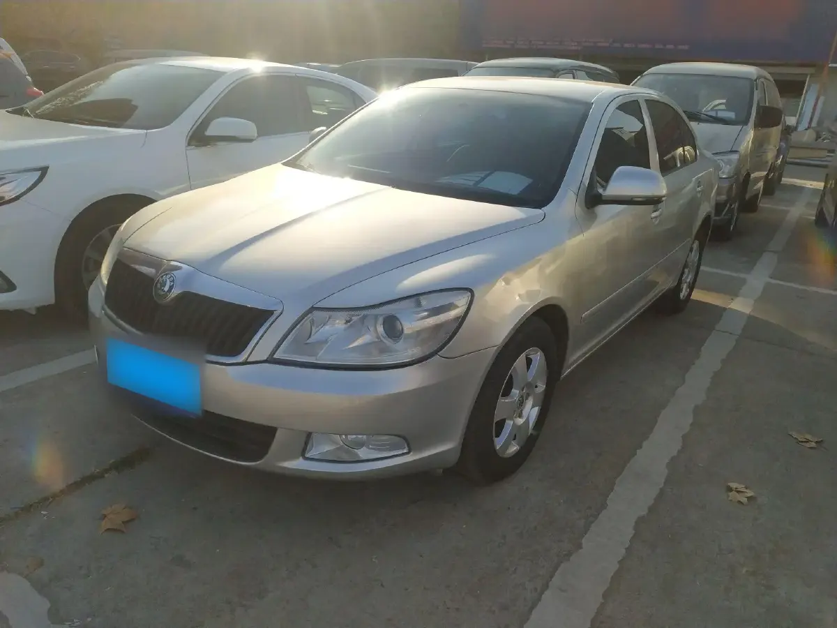 2013 Skoda Octavia 1.6L 105HP L4 6AT