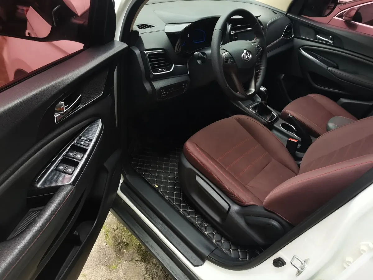 2017 ChangAn Oshan A800 1.6L 125HP L4 5MT,autocango,china used car exporter,china ev exporter,chinese used car exporter,chinese used ev exporter