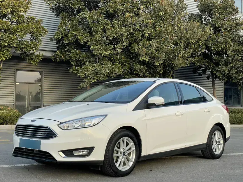 2015 Ford Focus 1.6L 125HP L4 6DCT