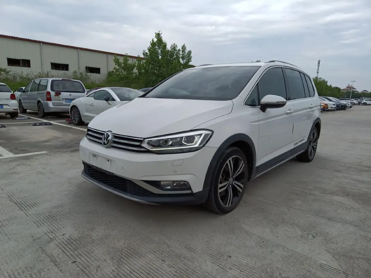 2018 Volkswagen Touran 1.4T 150HP L4 7DCT