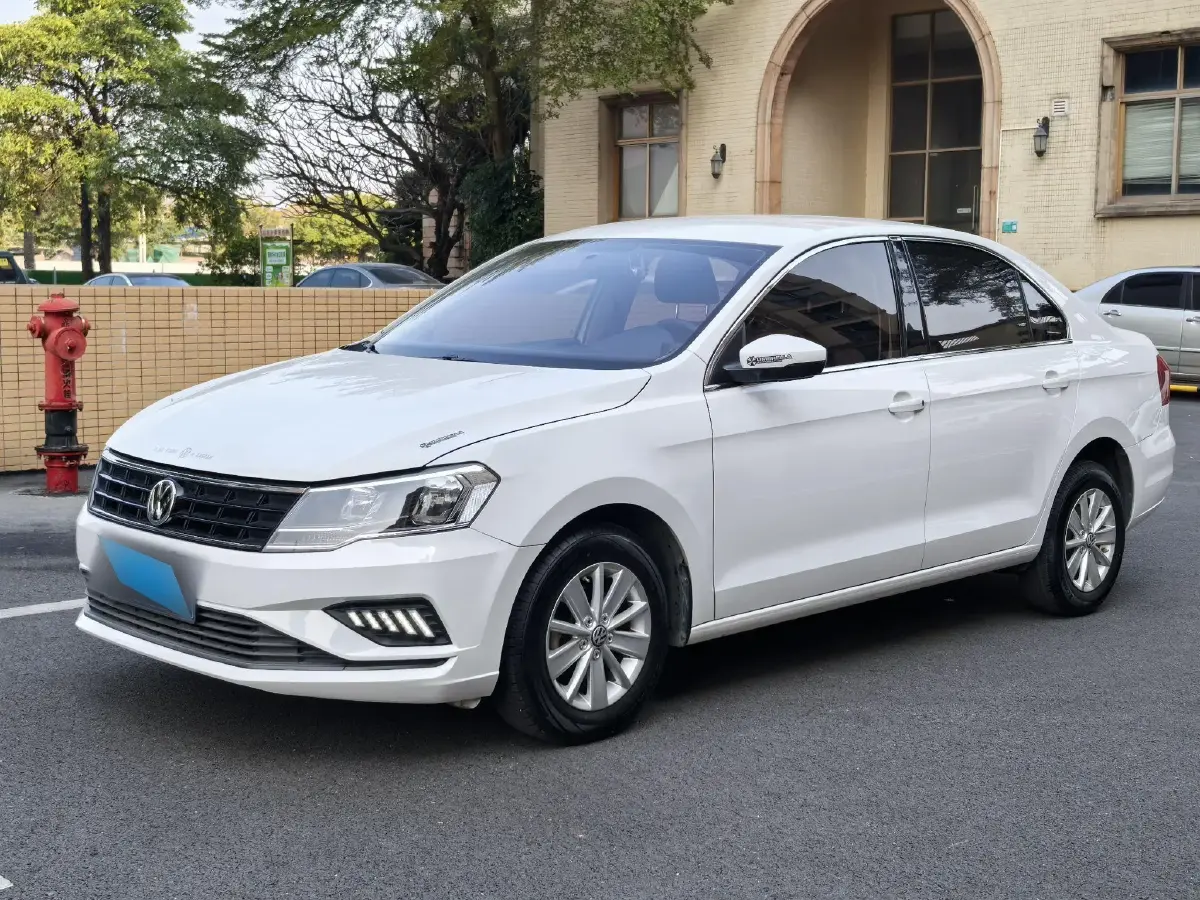2017 Volkswagen Jetta 1.5L 110HP L4 5MT