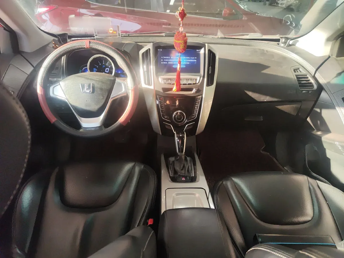 2015 Luxgen 6 SUV 1.8T 180HP L4 6AT,autocango,china used car exporter,china ev exporter,chinese used car exporter,chinese used ev exporter