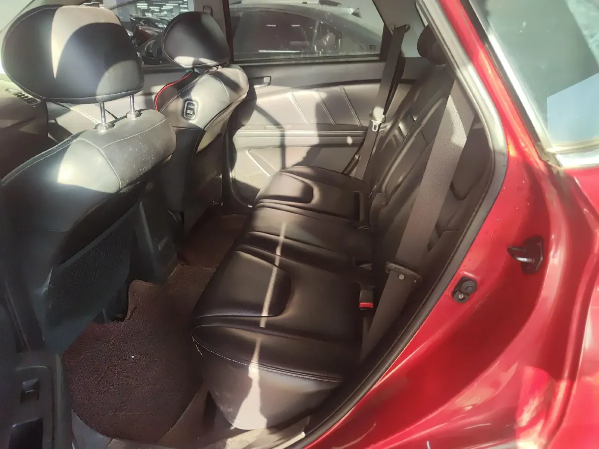 2015 Luxgen 6 SUV 1.8T 180HP L4 6AT,autocango,china used car exporter,china ev exporter,chinese used car exporter,chinese used ev exporter