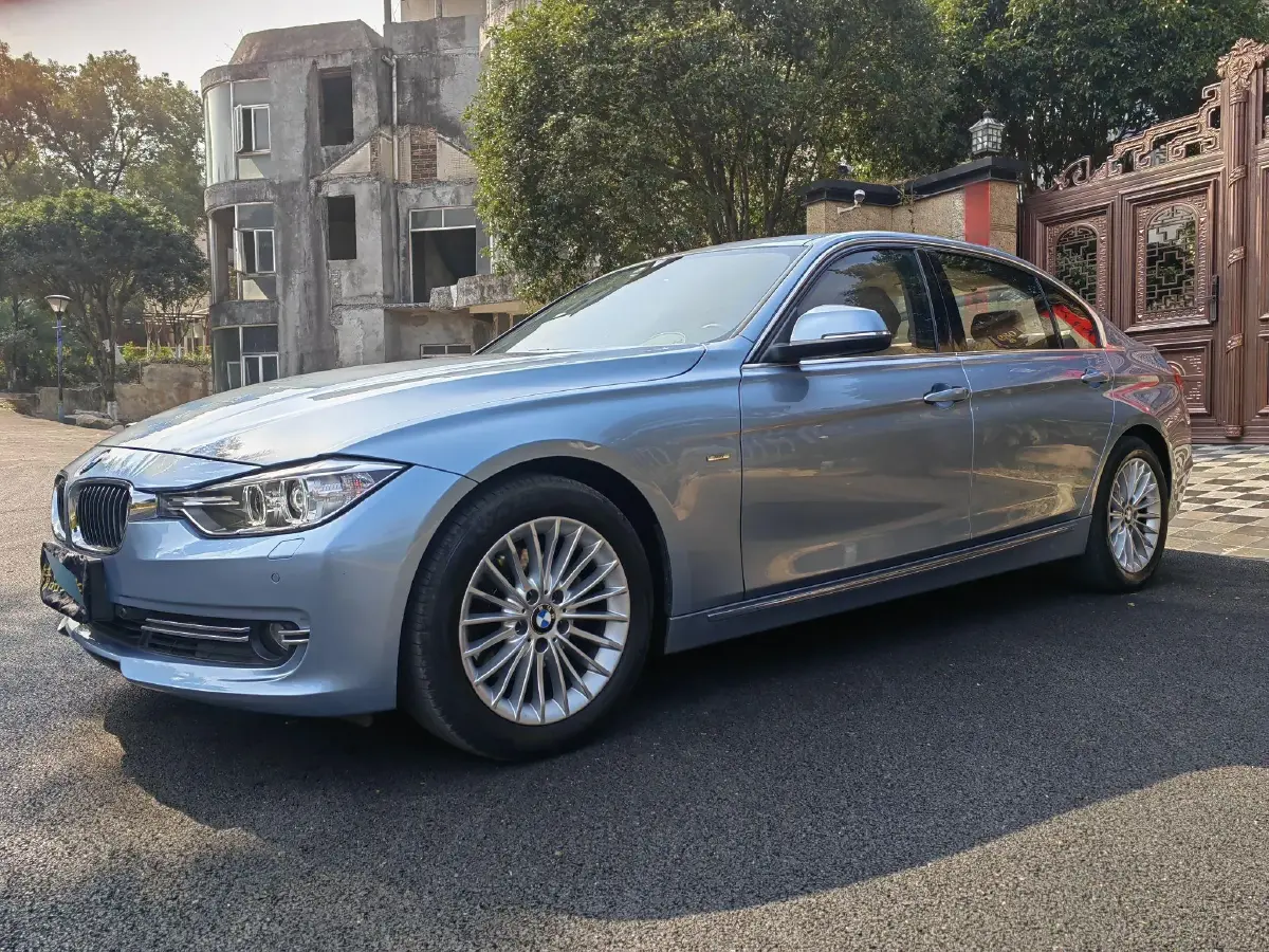 2013 BMW 3 Series 2.0T 184HP L4 8AT